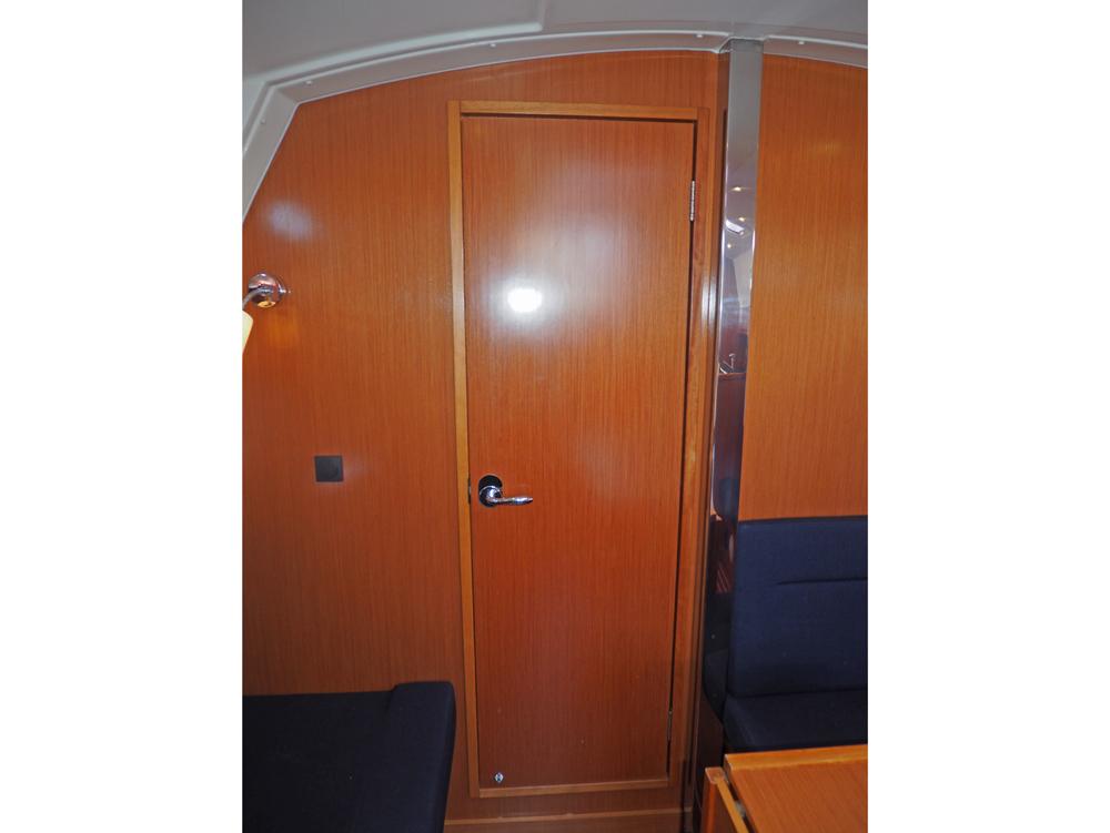 Cabin en avant, H&eacute;bergements